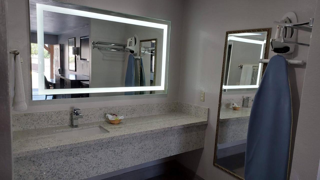 Regency Inn Norco Ngoại thất bức ảnh
